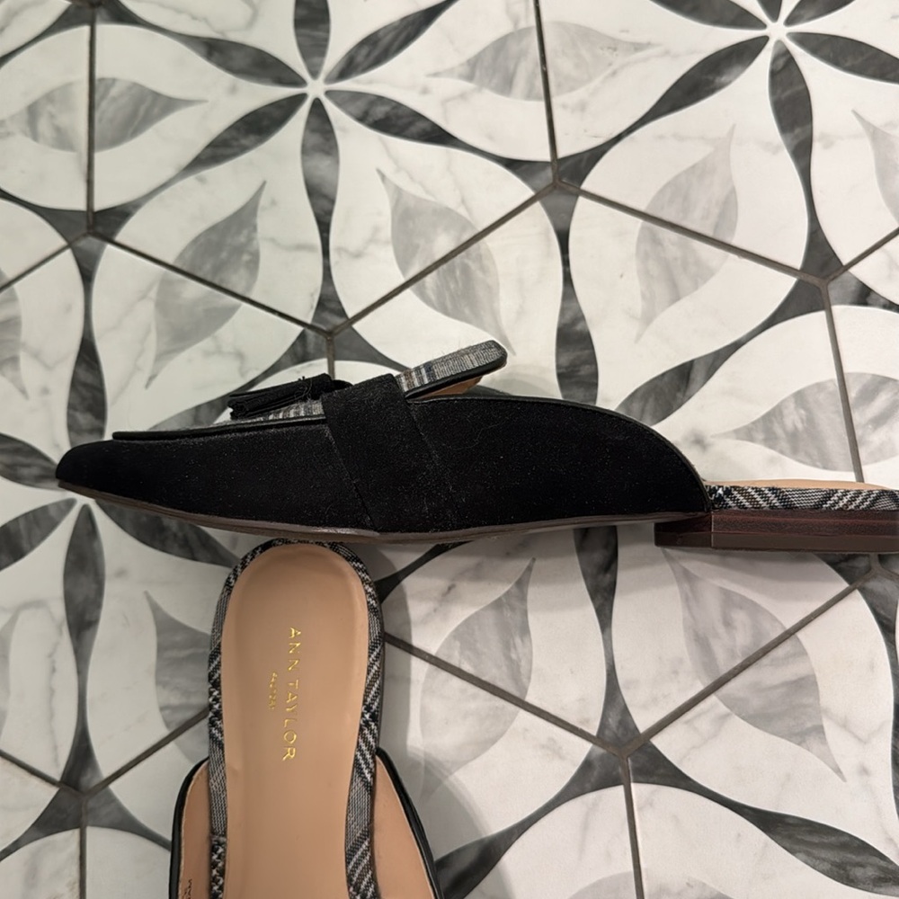 Ann Taylor Plaid Flat Mules - Picture 4 of 8